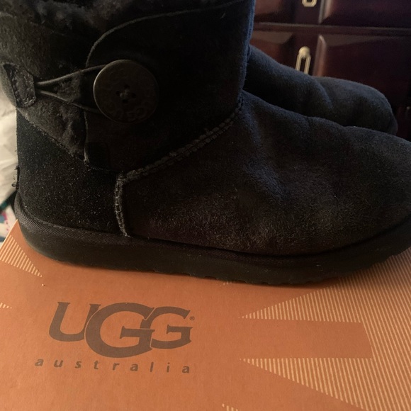 Uggs Black - Picture 2 of 5